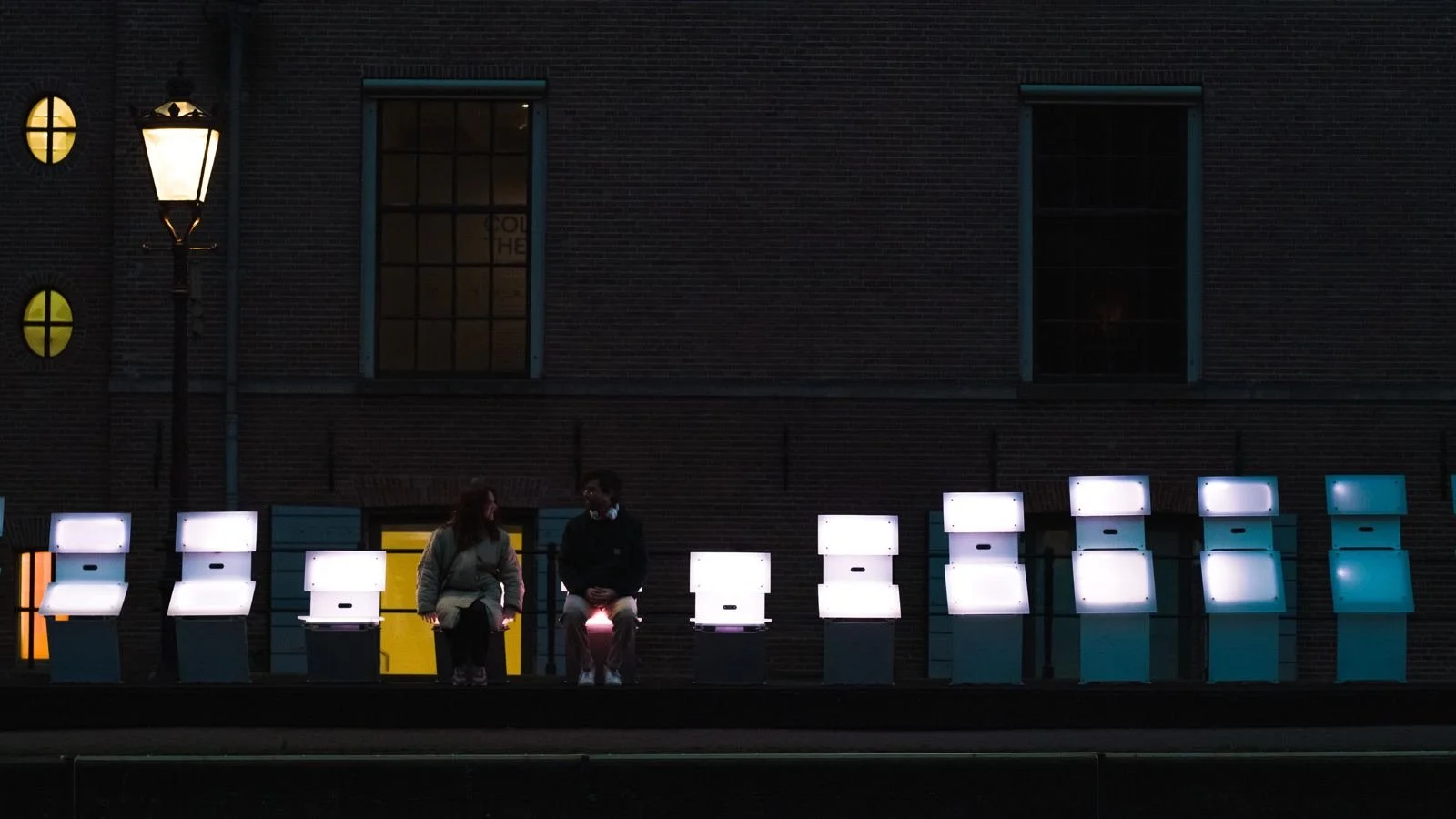 Chairwave crea conexiones en el Amsterdam Light Festival
