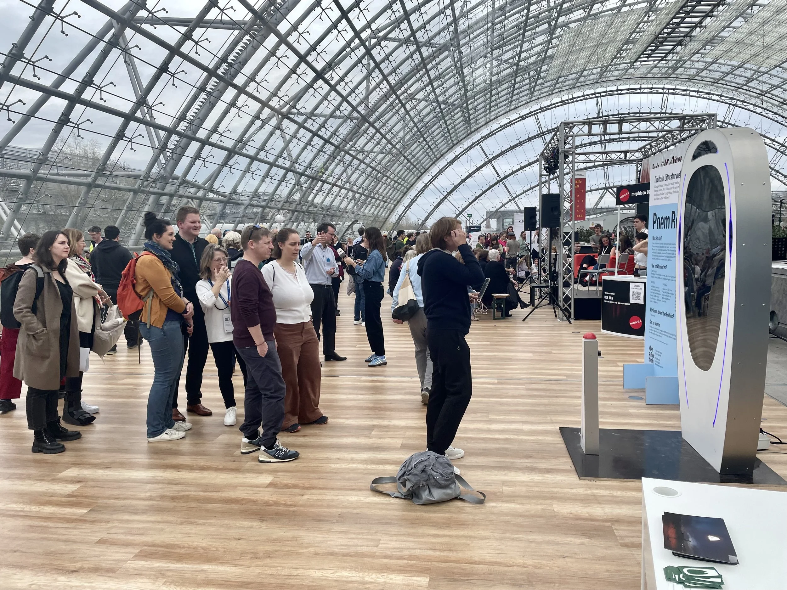 El Poem Booth cautiva en la Leipzig Buchmesse como parte de la delegación neerlandesa